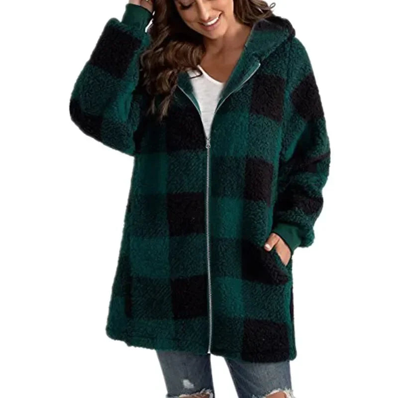 Casaco Feminino Longo de Plush com Capuz