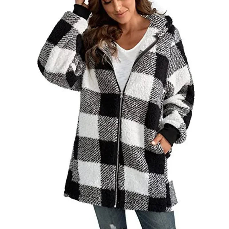 Casaco Feminino Longo de Plush com Capuz