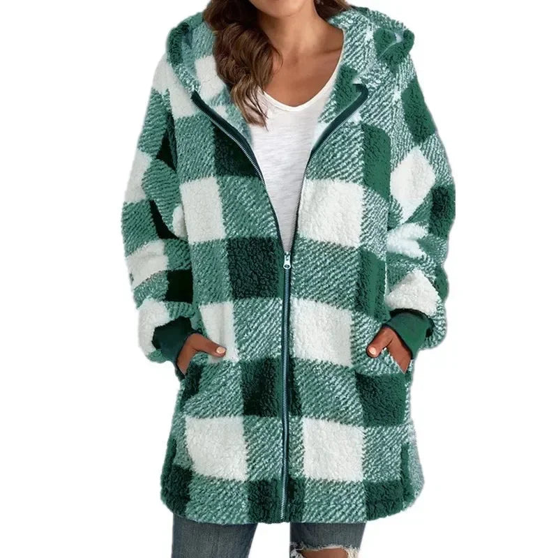 Casaco Feminino Longo de Plush com Capuz