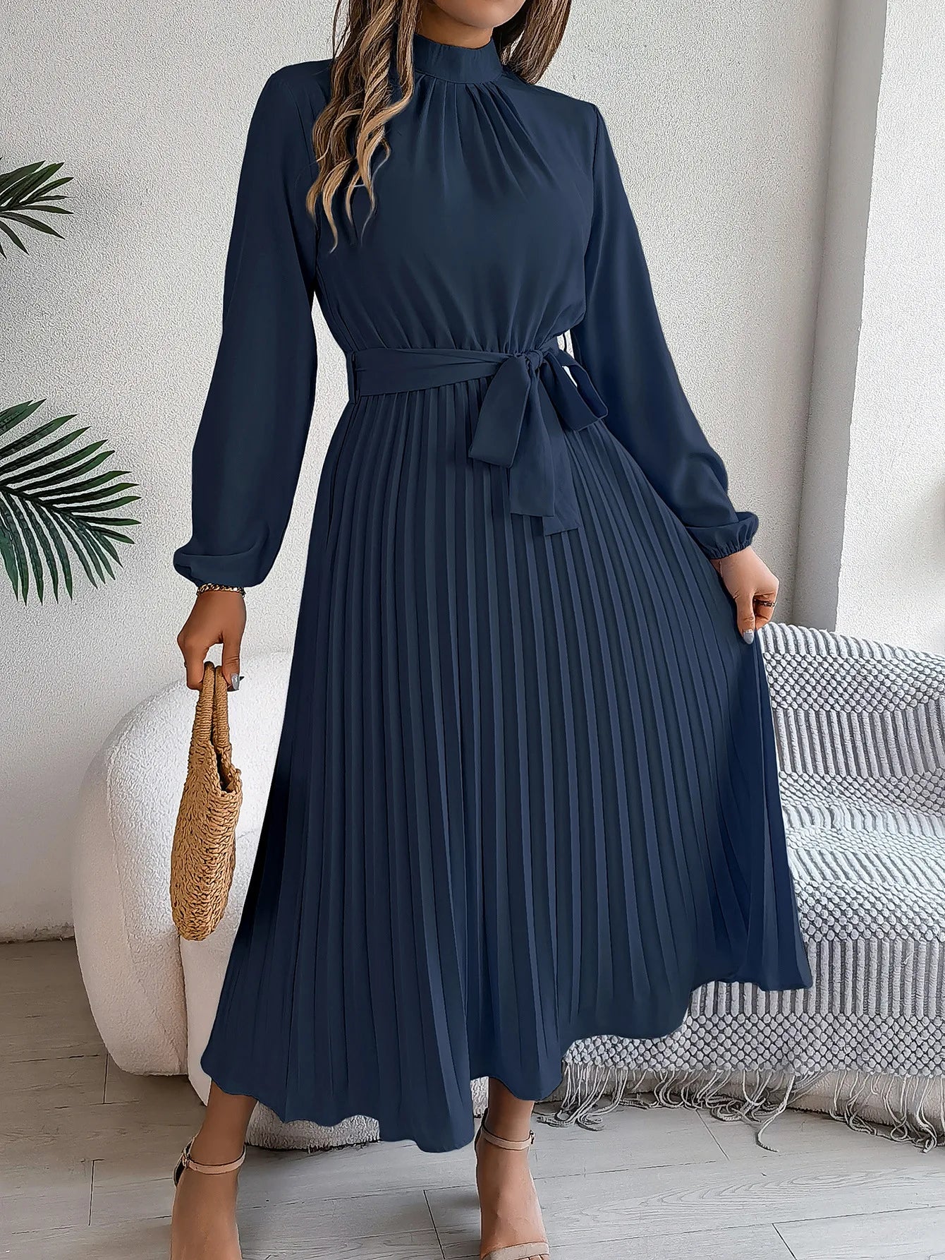 Vestido Feminino Plissado Manga Longa