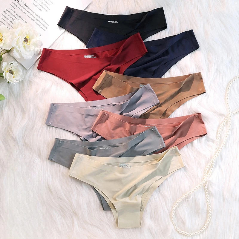 Kit 04 Peças de Calcinhas Femininas em Ice Silk (COMPRE 02 LEVE 03)