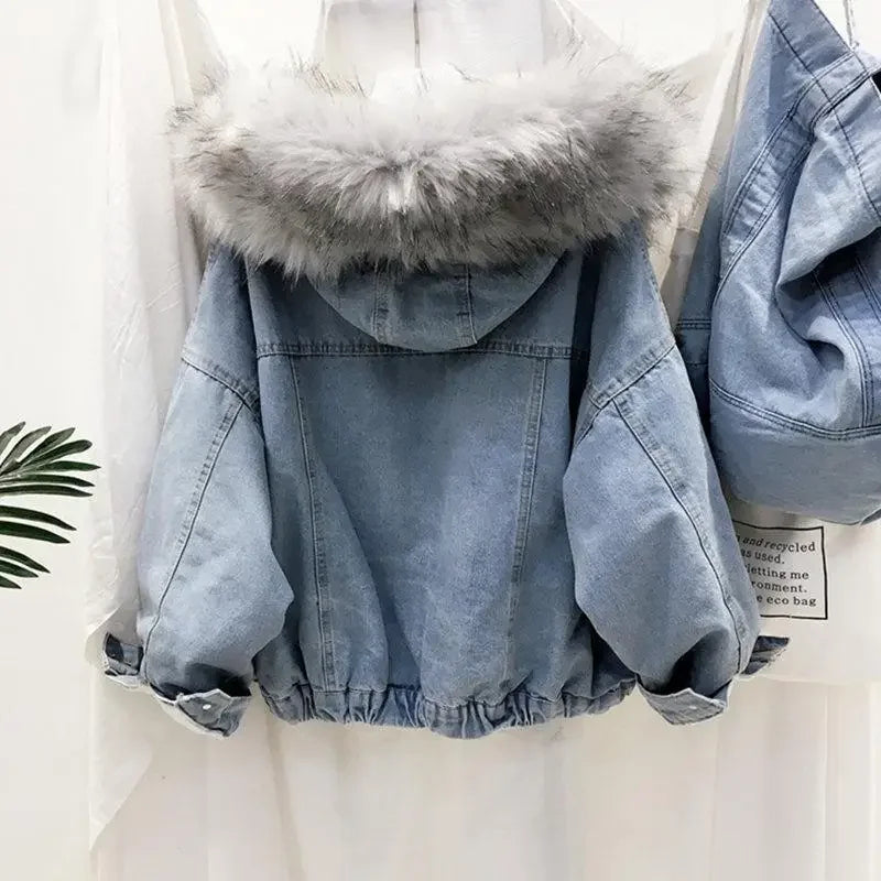 Jaqueta Feminina Jeans com Capuz